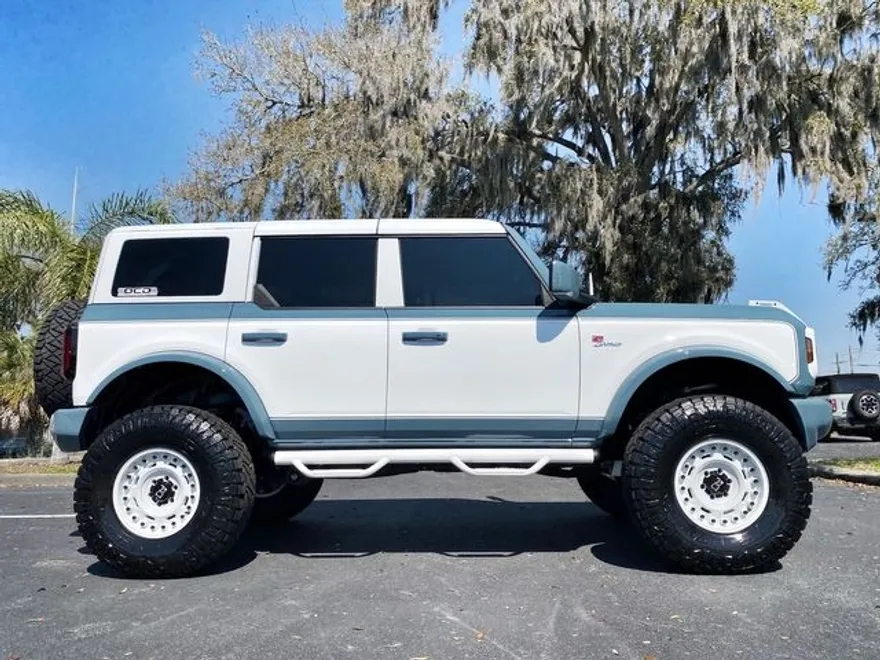 2023 Ford Bronco Outer Banks photo 1