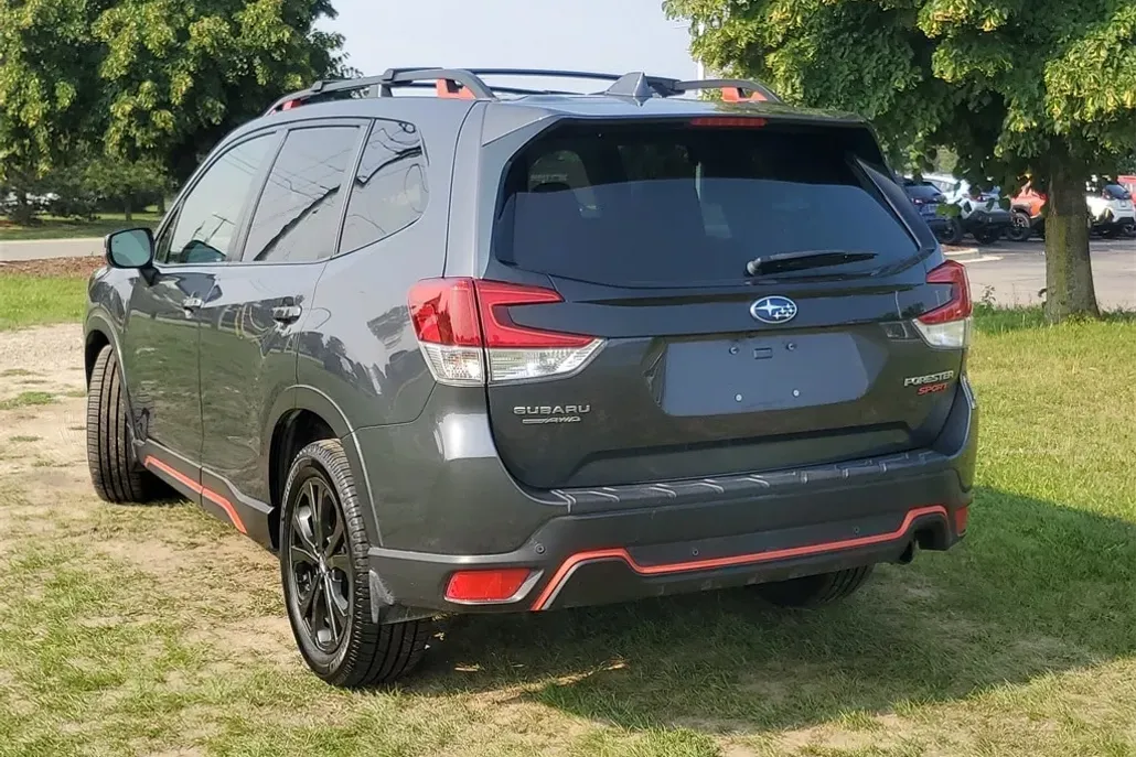 2022 Subaru Forester Sport photo 1
