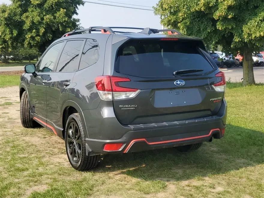 2022 Subaru Forester Sport photo 1