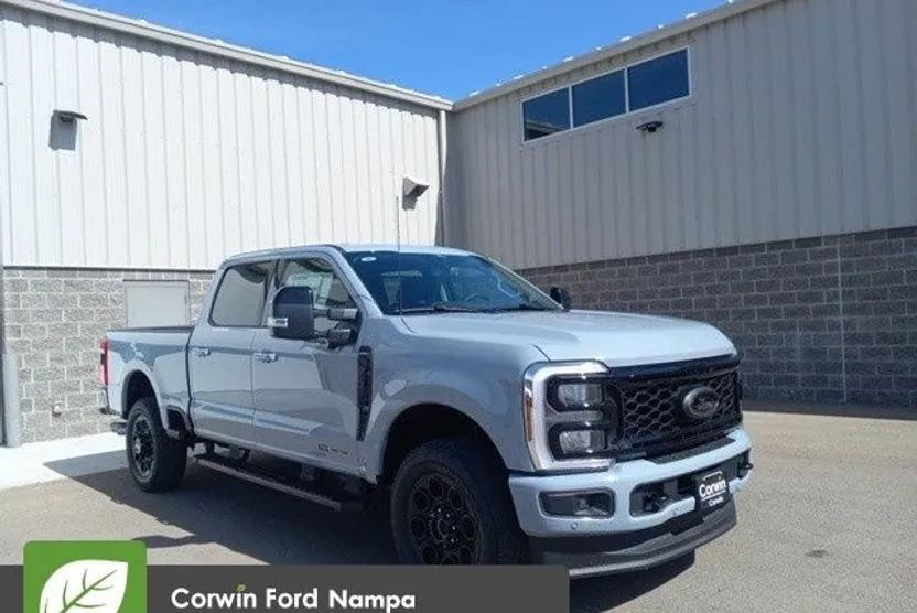 2025 Ford F-350 Lariat photo 1
