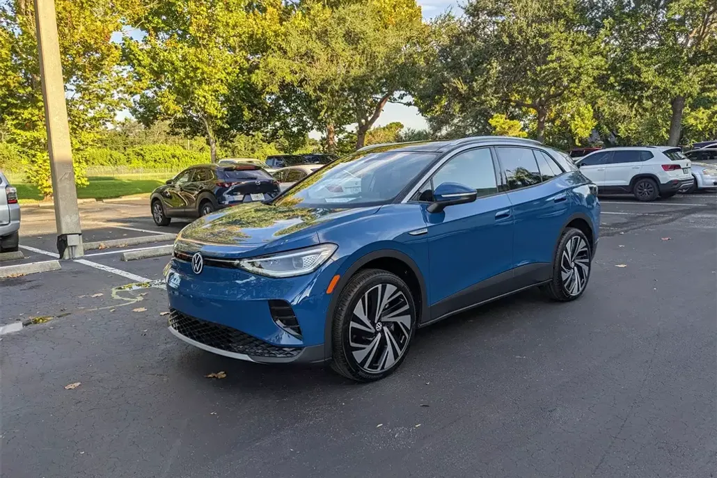 2025 Volkswagen ID.4 Pro Plus photo 1