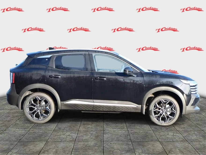 2025 Nissan Kicks SR photo 1