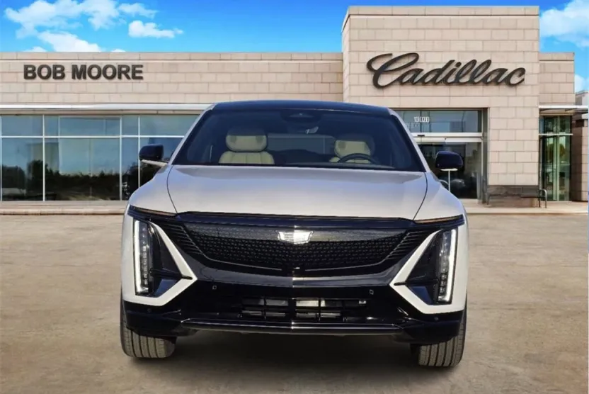 2025 Cadillac Lyriq Sport photo 1