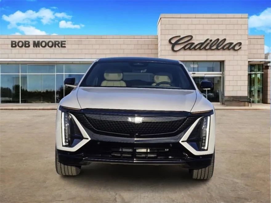 2025 Cadillac Lyriq Sport photo 1
