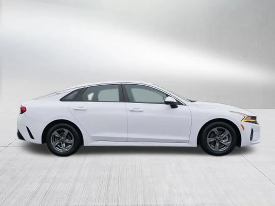 2021 Kia K5 LXS photo 1