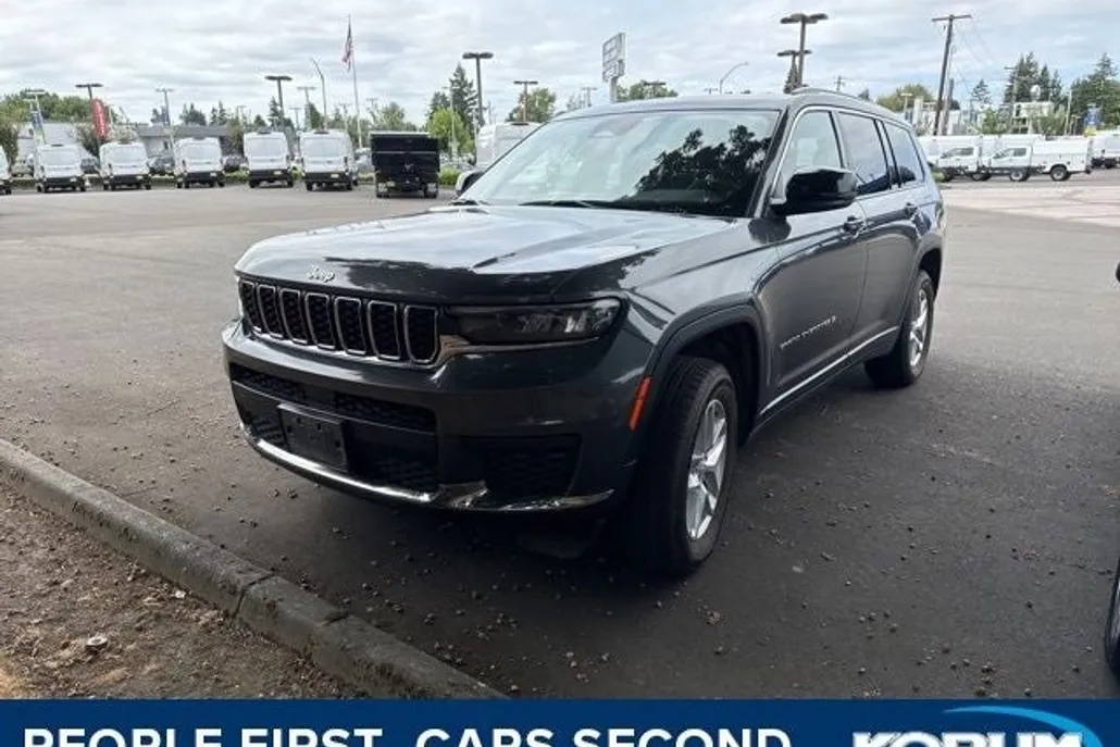 2023 Jeep Grand Cherokee Laredo photo 1