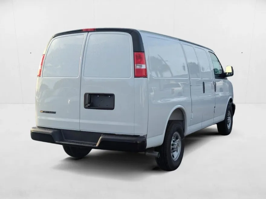2025 Chevrolet Express Cargo 2500 Base photo 1