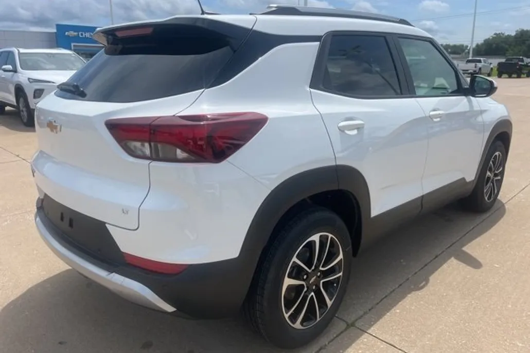2026 Chevrolet Trailblazer LT photo 1