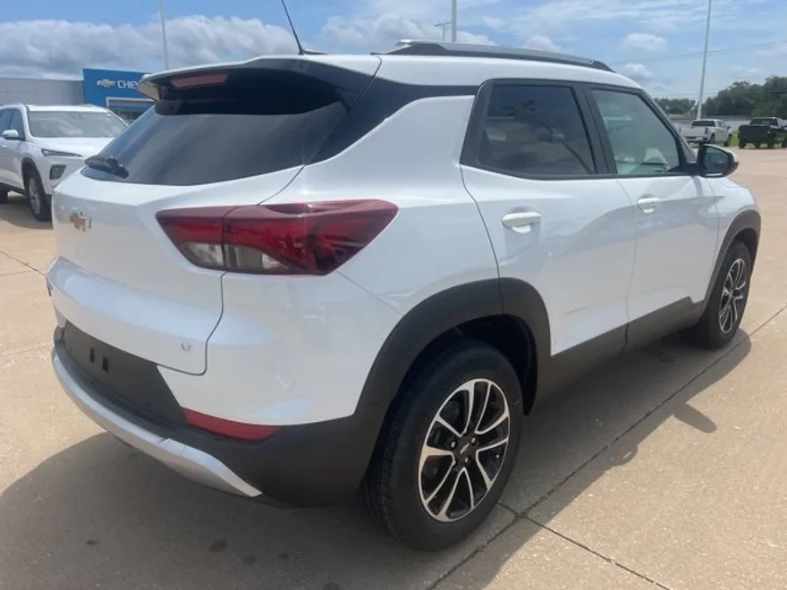 2026 Chevrolet Trailblazer LT photo 1