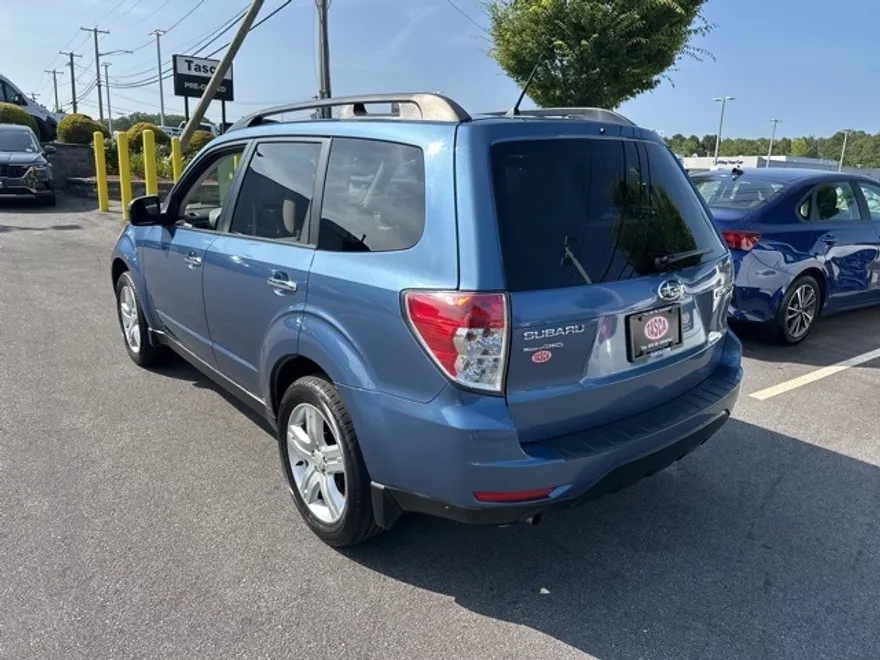 2010 Subaru Forester 2.5X Premium photo 1