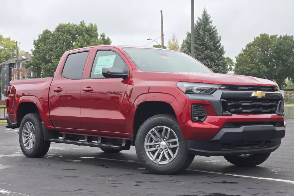 2026 Chevrolet Colorado LT photo 1