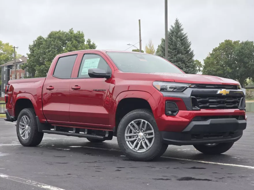 2026 Chevrolet Colorado LT photo 1