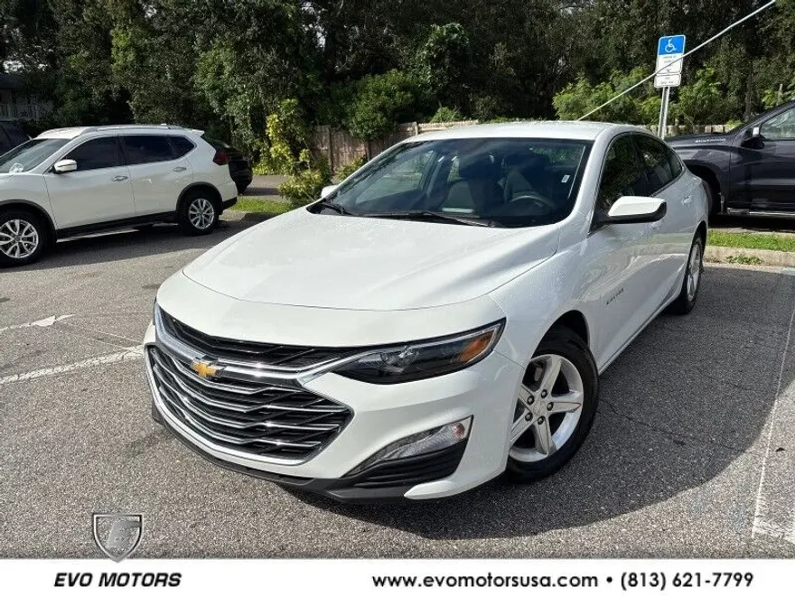 2024 Chevrolet Malibu 1LT photo 1