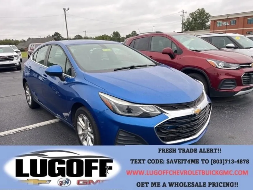 2019 Chevrolet Cruze LT photo 1