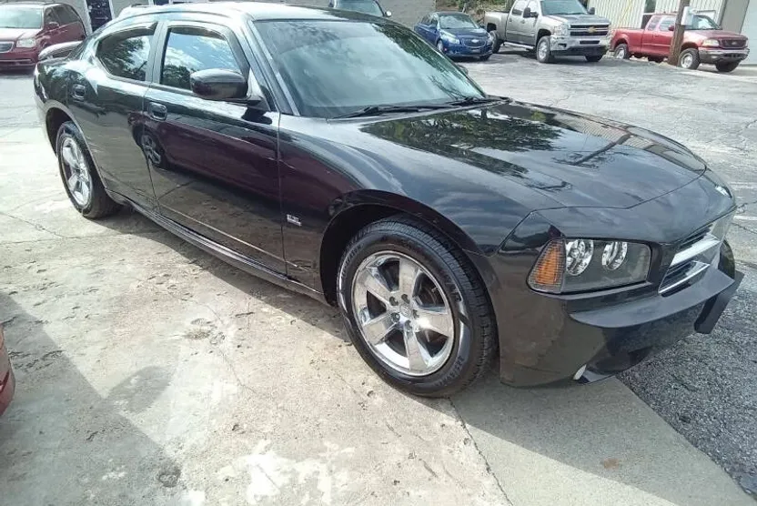 2010 Dodge Charger SXT photo 1