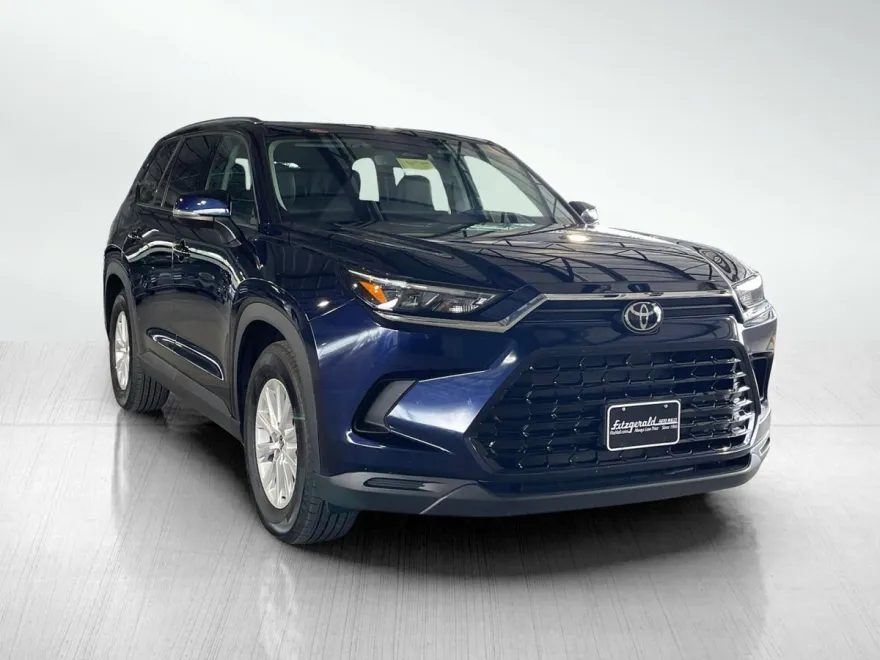 2025 Toyota Grand Highlander XLE photo 1