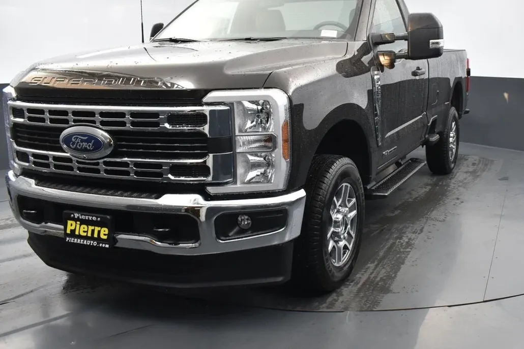 2025 Ford F-250 XLT photo 1