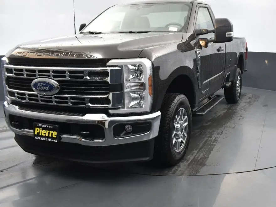 2025 Ford F-250 XLT photo 1