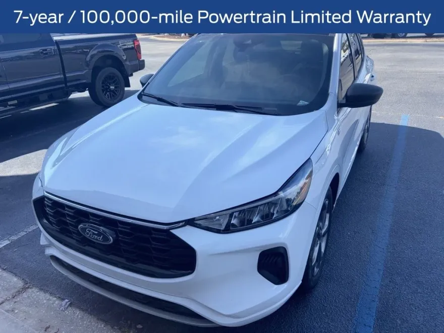2023 Ford Escape ST-Line photo 1