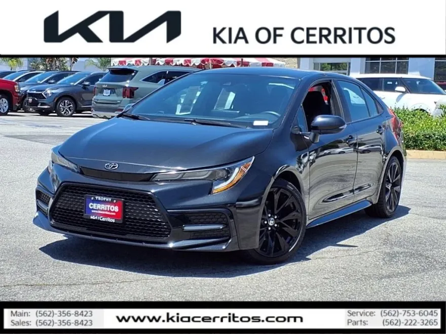 2022 Toyota Corolla SE photo 1