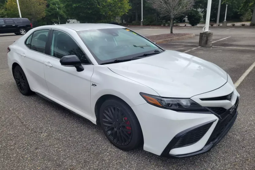 2023 Toyota Camry SE photo 1