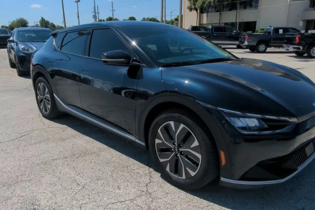 2024 Kia EV6 Light photo 1