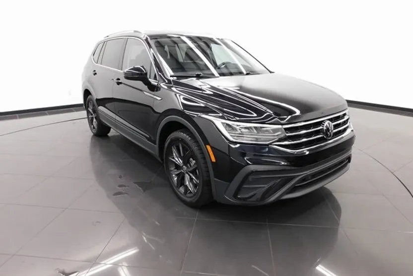 2024 Volkswagen Tiguan SE Wolfsburg Edition photo 1