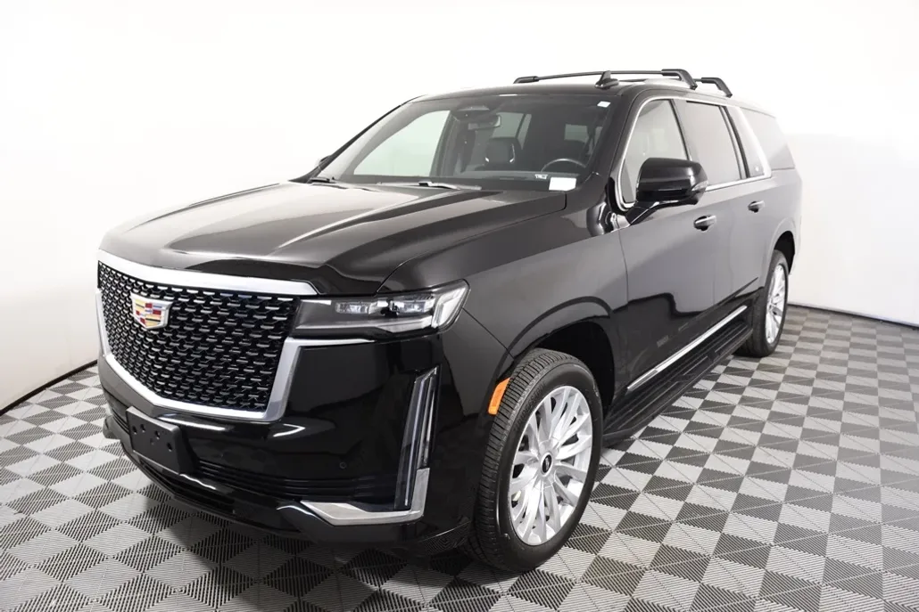 2023 Cadillac Escalade ESV Luxury photo 1