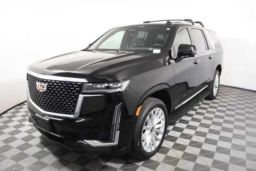 2023 Cadillac Escalade ESV Luxury photo 1