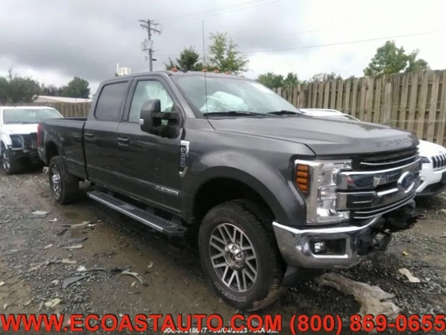 2019 Ford F-350 Lariat photo 1