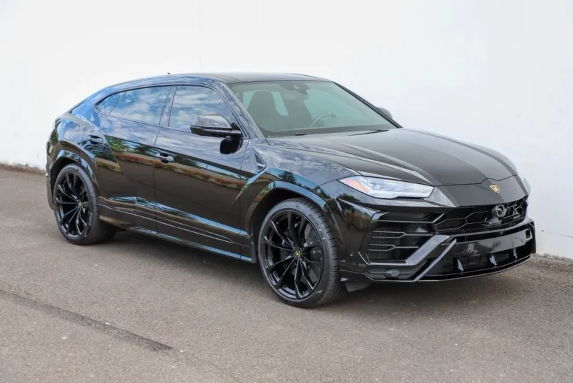 2021 Lamborghini Urus photo 1