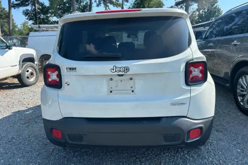 2015 Jeep Renegade Latitude North Edition photo 3