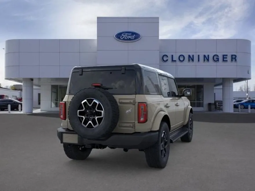 2025 Ford Bronco Outer Banks photo 1