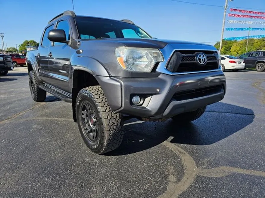 2013 Toyota Tacoma Double Cab V6 4x4 photo 1