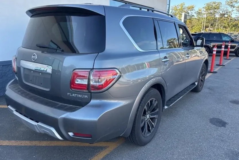 2017 Nissan Armada Platinum photo 1
