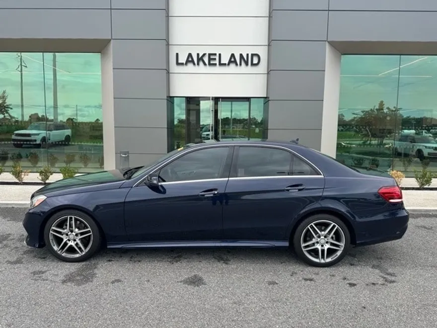 2016 Mercedes Benz E photo 1