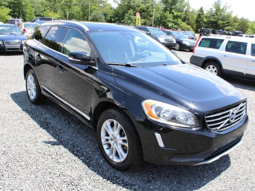 2016 Volvo XC60 T5 Premier photo 1