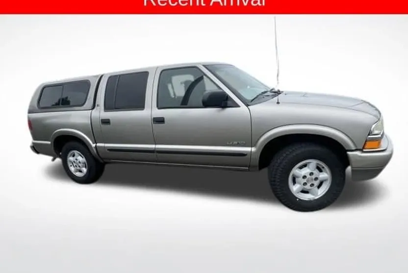 2003 Chevrolet S-10 Pickup photo 1