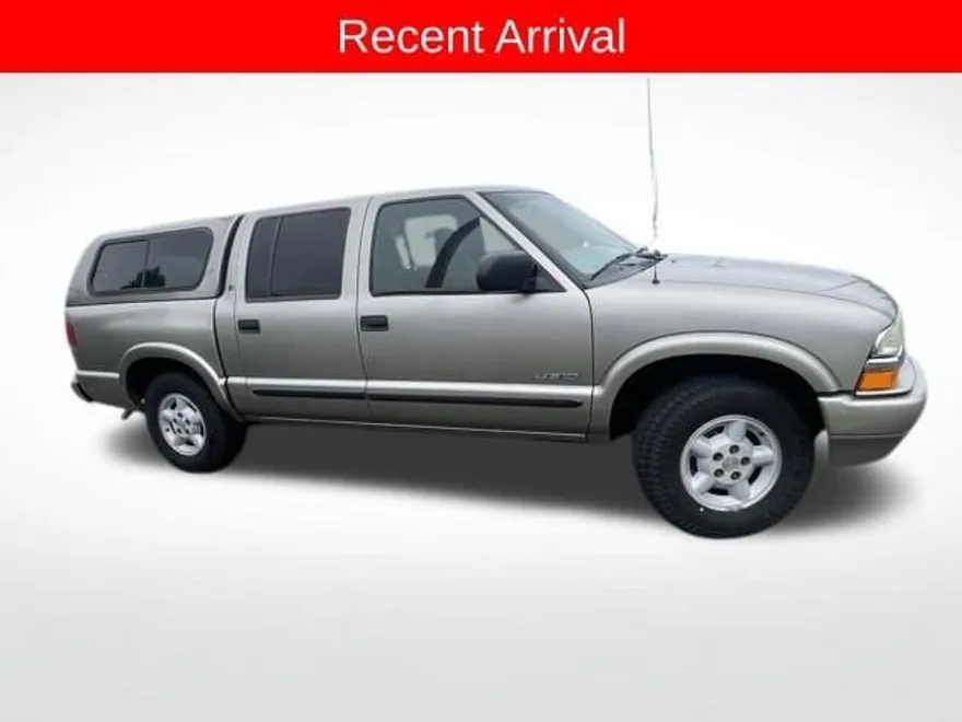 2003 Chevrolet S-10 Pickup photo 1