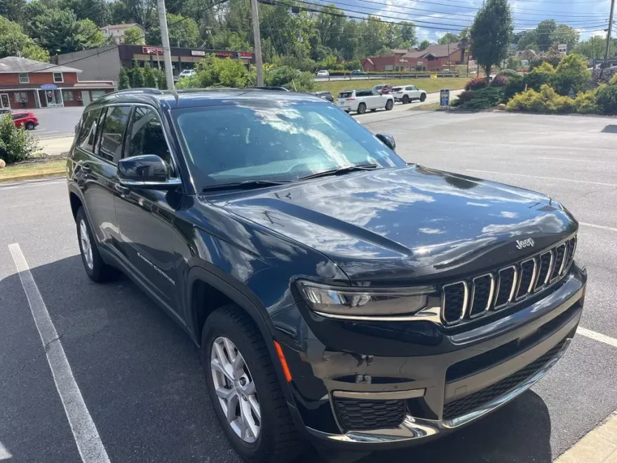 2022 Jeep Grand Cherokee Limited photo 1