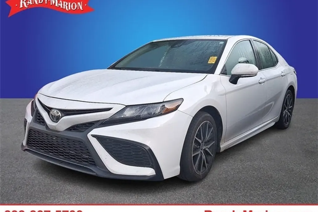 2024 Toyota Camry SE photo 1