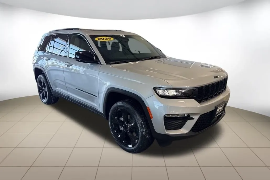 2025 Jeep Grand Cherokee Limited Sport photo 1