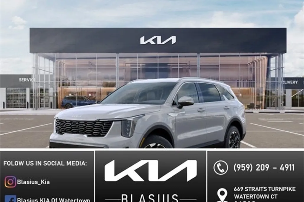 2025 Kia Sorento S photo 1