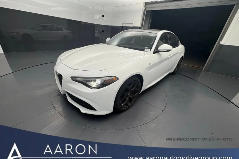 2022 Alfa Romeo Giulia Ti photo 1