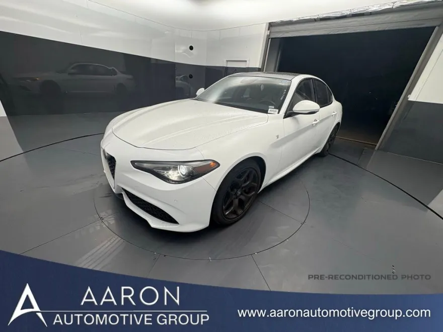 2022 Alfa Romeo Giulia Ti photo 1