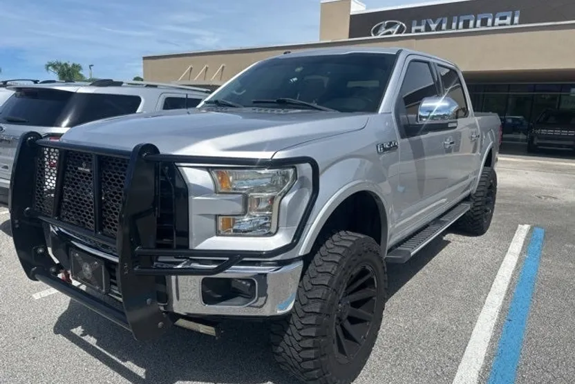 2017 Ford F-150 Lariat photo 1