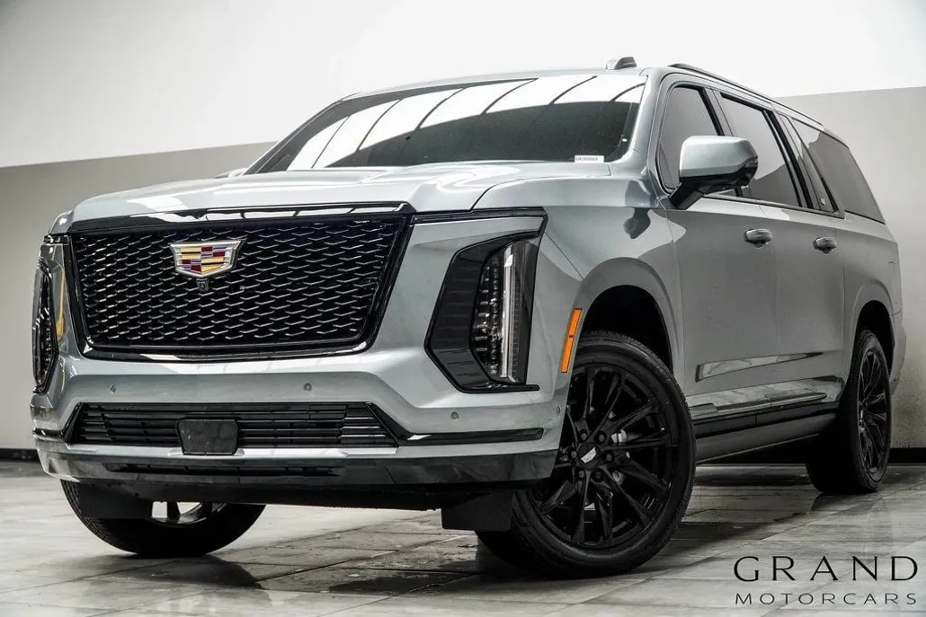 2025 Cadillac Escalade ESV Sport photo 1