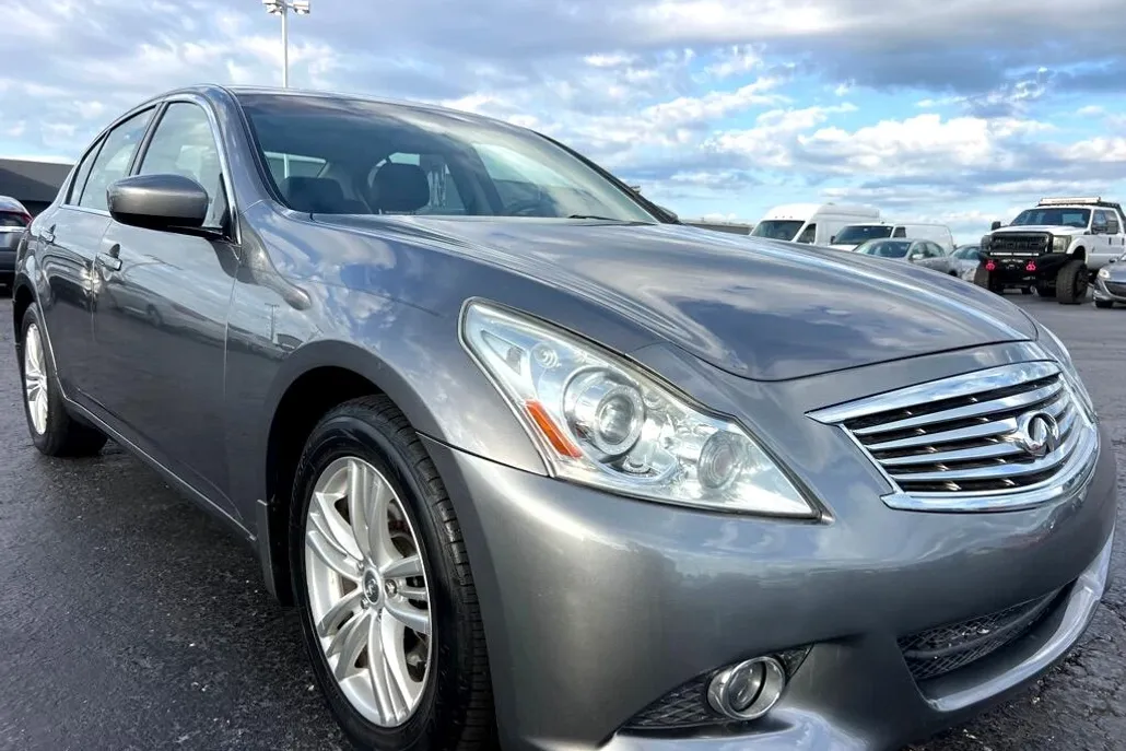 2012 Infiniti G37 photo 1