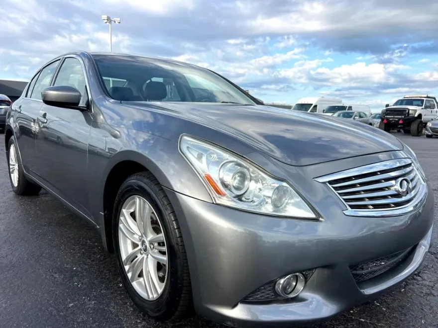 2012 Infiniti G37 photo 1