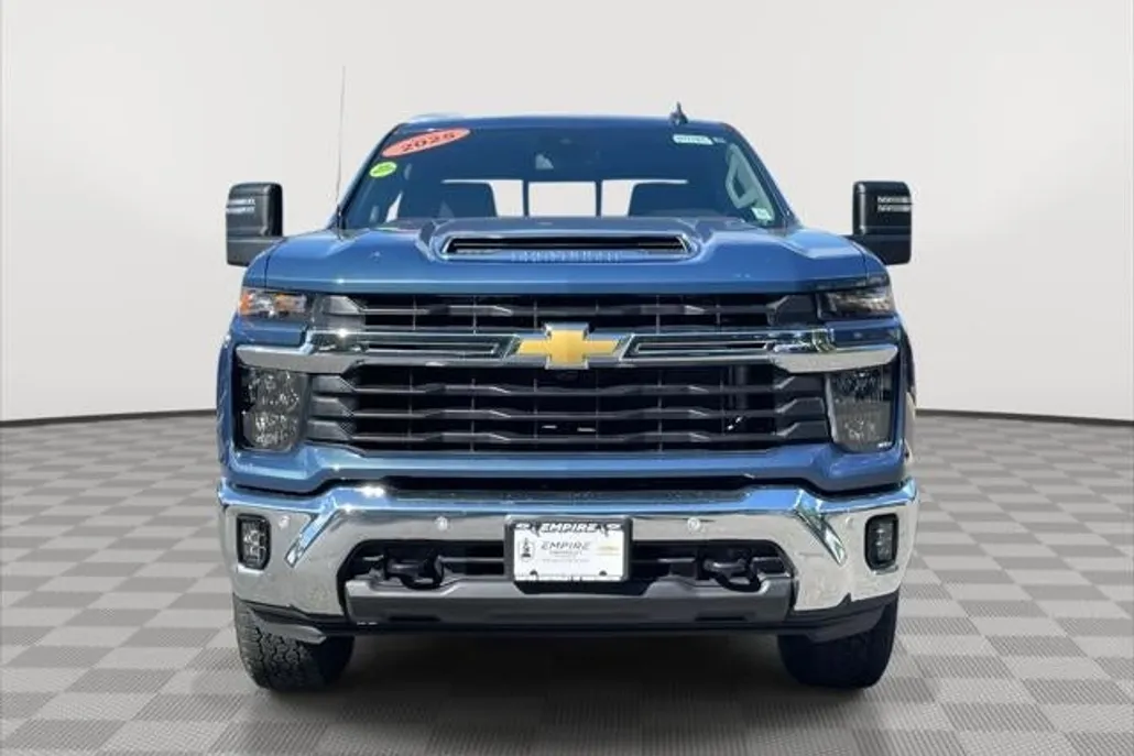 2025 Chevrolet Silverado 2500HD LT photo 1